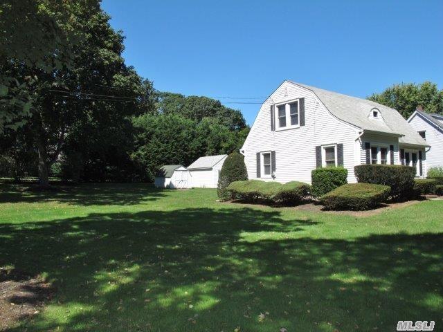 595 Oak Rd