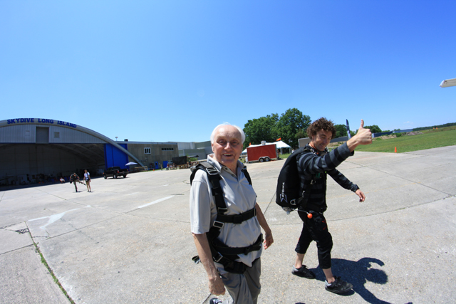 (Credit: Kate Hoffstetter, Skydive Long Island)