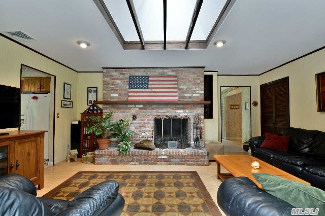 1465 Brigantine Dr