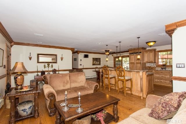 305 Leeward Dr