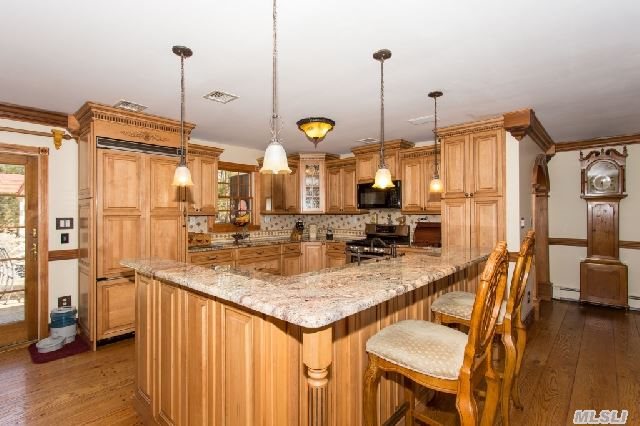 305 Leeward Dr