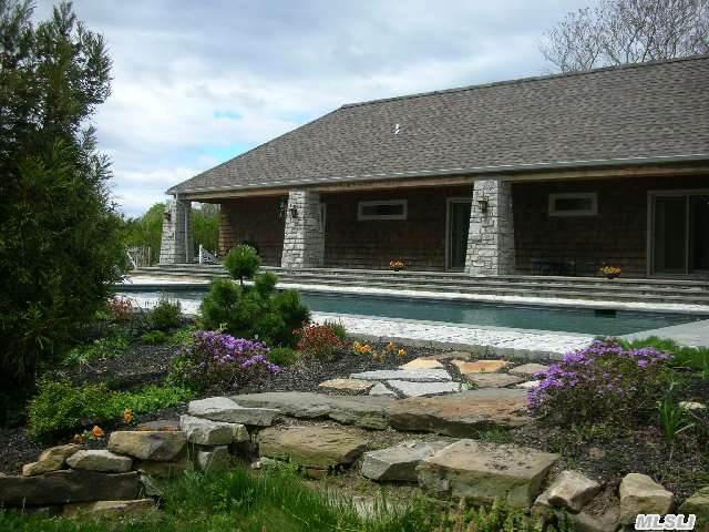 317 Jamesport Ave