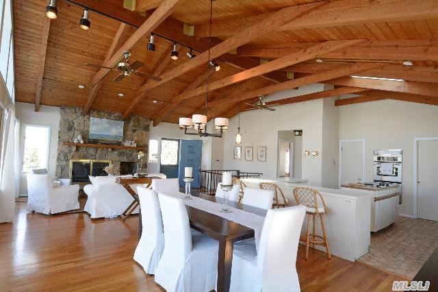 4565 Paradise Point Rd