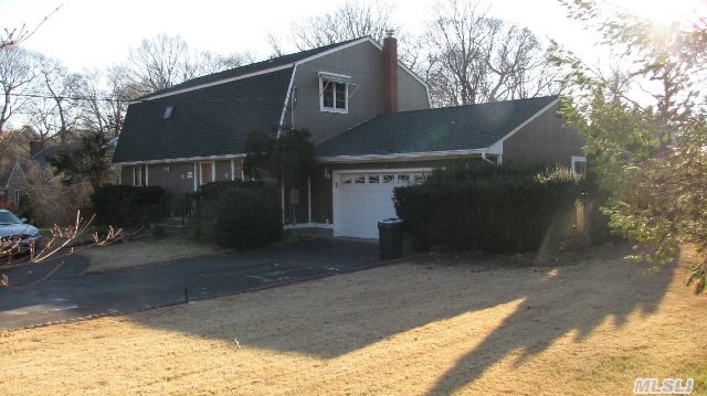 550 Bennetts Pond Ln