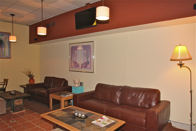 JC's Café and Lounge has comfy seating and soft lighting. (Credit: Barbaraellen Koch)