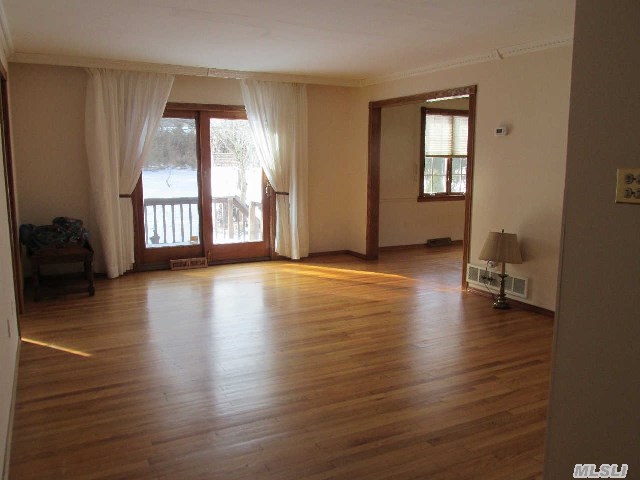 550 Bennetts Pond Ln