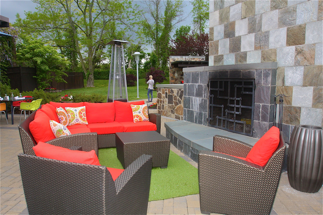 Outdoor seating at Hotel Indigo East End. (Credit: Barbaraellen Koch)