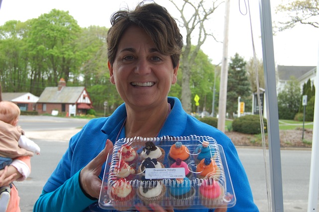 Jeannie Dohren will sell her cupcakes at the Mattituck East End Farmers Market. (Credit: Vera Chinese)