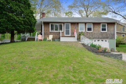 1095 Goose Creek Ln