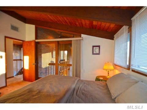1235 Wells Rd