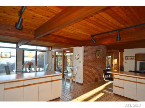 1235 Wells Rd