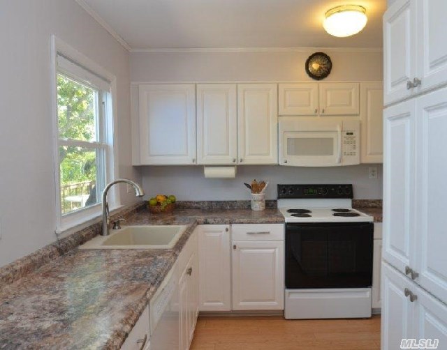 1865 Little Peconic B Ln