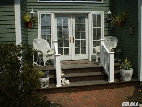 32 Adelia Path