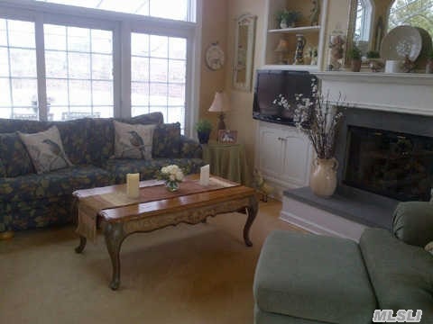 32 Adelia Path