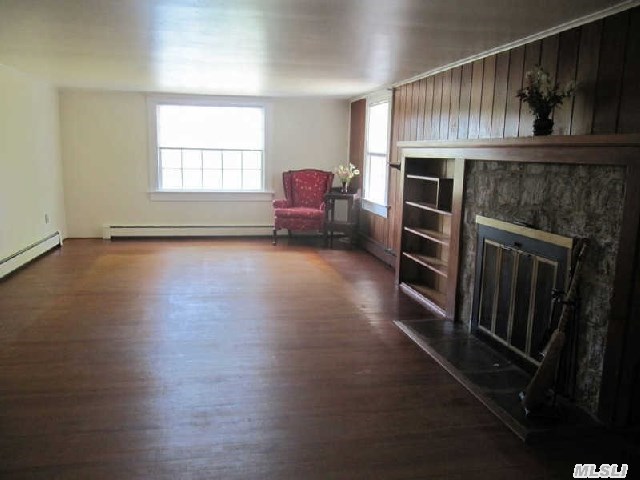 320 Lakeview Ter