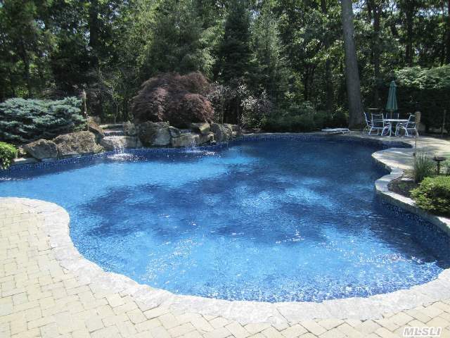 35 Dover Ct