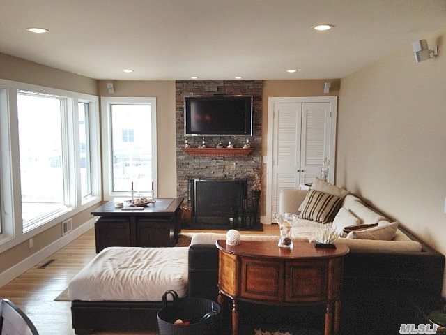 350 Rabbit Ln