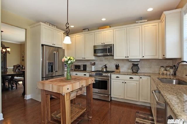 355 Stonecrop Rd