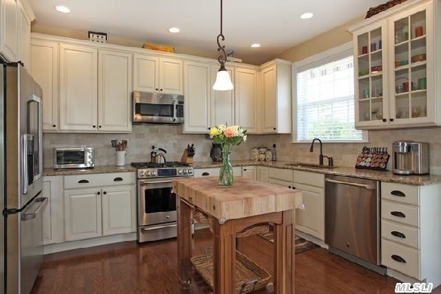 355 Stonecrop Rd