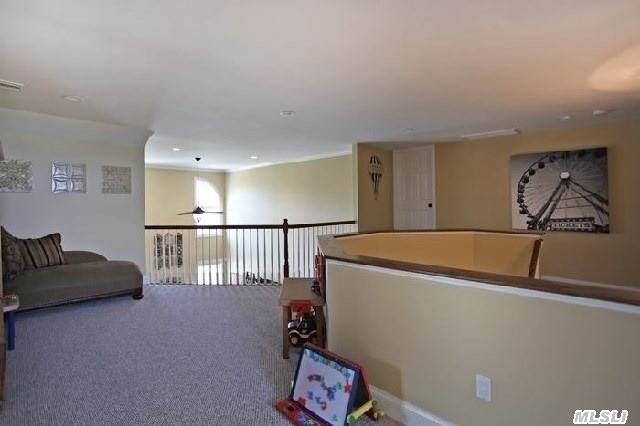355 Stonecrop Rd