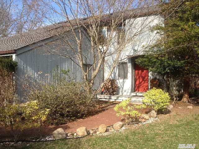 415 Willow Dr
