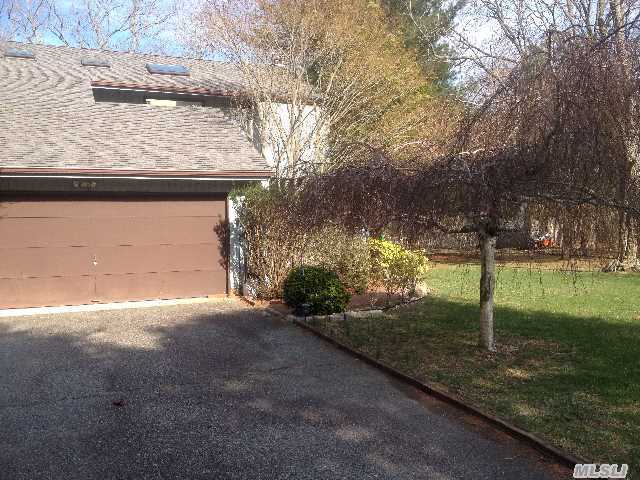 415 Willow Dr