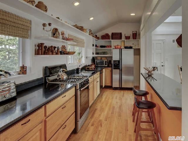 420 Lakeview Ter