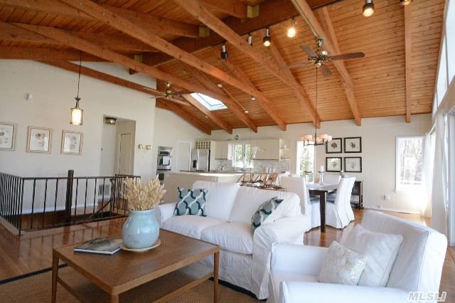 4565 Paradise Point Rd