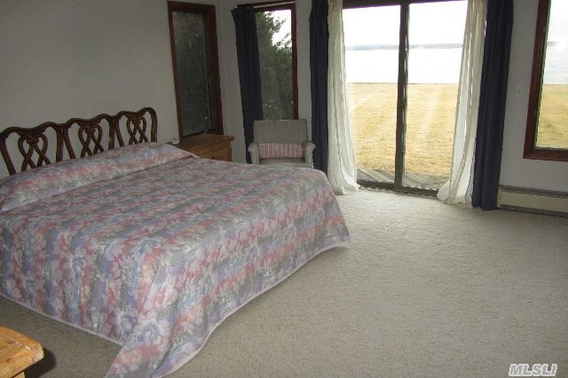 525 Peconic Bay Blvd