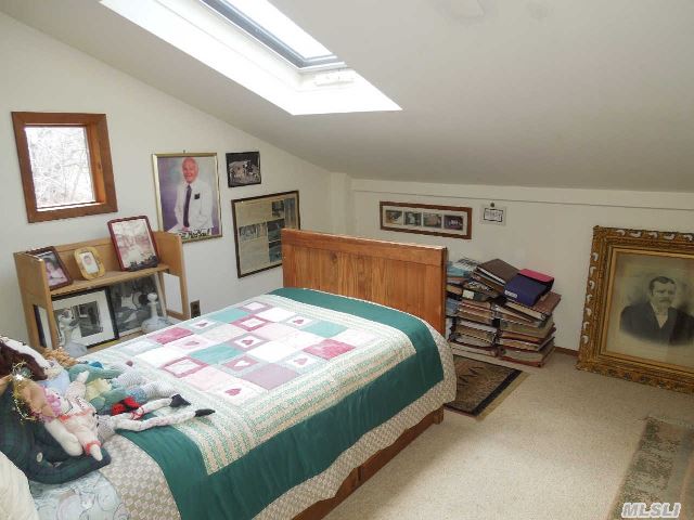 66 Sandy Ct