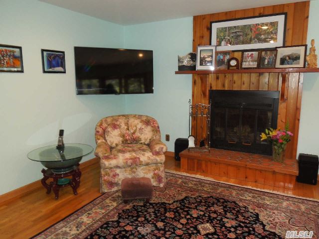 66 Sandy Ct