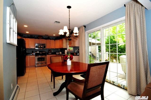 680 Oakwood Ct