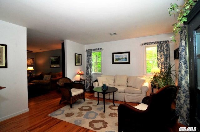 680 Oakwood Ct