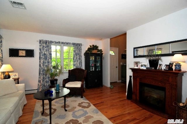 680 Oakwood Ct