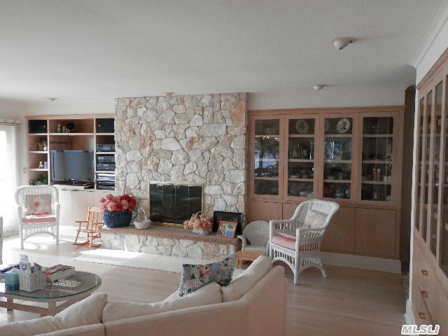 8460 Great Peconic Ba Blvd