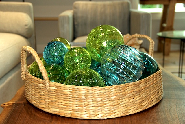 Use colorful accessories to brighten up a space. (Cyndi Murray photo)