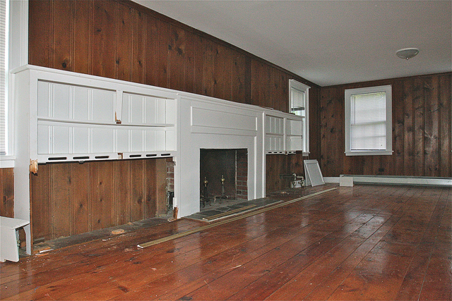 The living room is dedicated to Pastor Reverend John Mullens who lived there from 1943 to 1948. (Credit: Barbaraellen Koch)