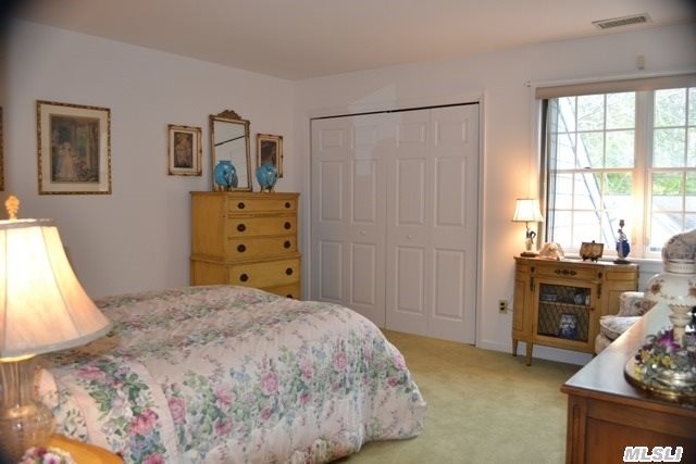 Meadow Ct