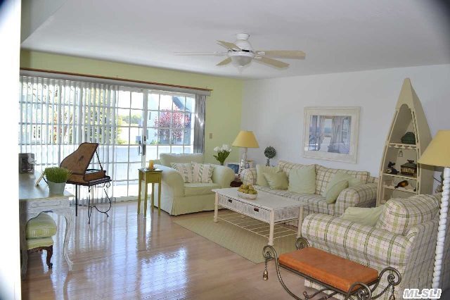 Meadow Ct