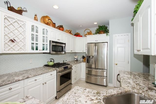 10 Tall Tree Cir