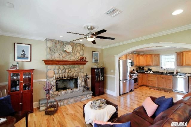 1120 Willow Dr