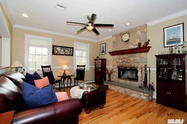 1120 Willow Dr