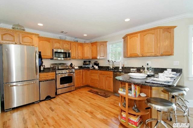 1120 Willow Dr