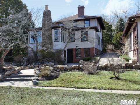 1150 Grand Ave