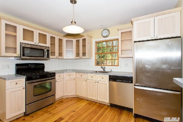 1175 Haywaters Rd