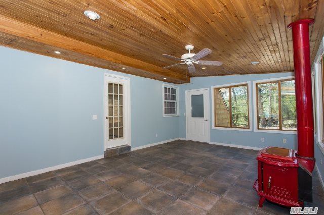 1175 Haywaters Rd