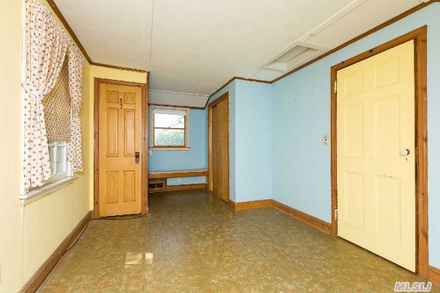 1320 Little Peconic B Rd