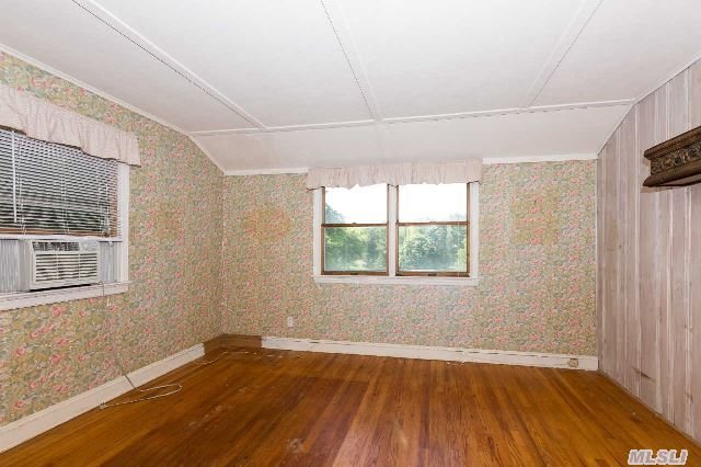 1320 Little Peconic B Rd