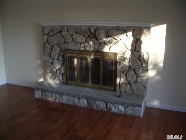17 Locust St