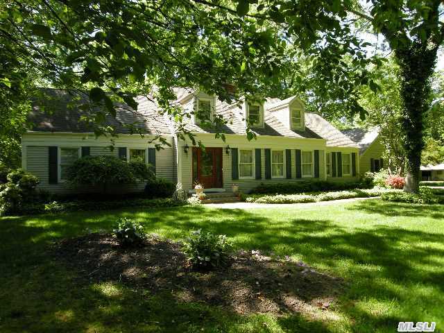 22 Laurel Hollow